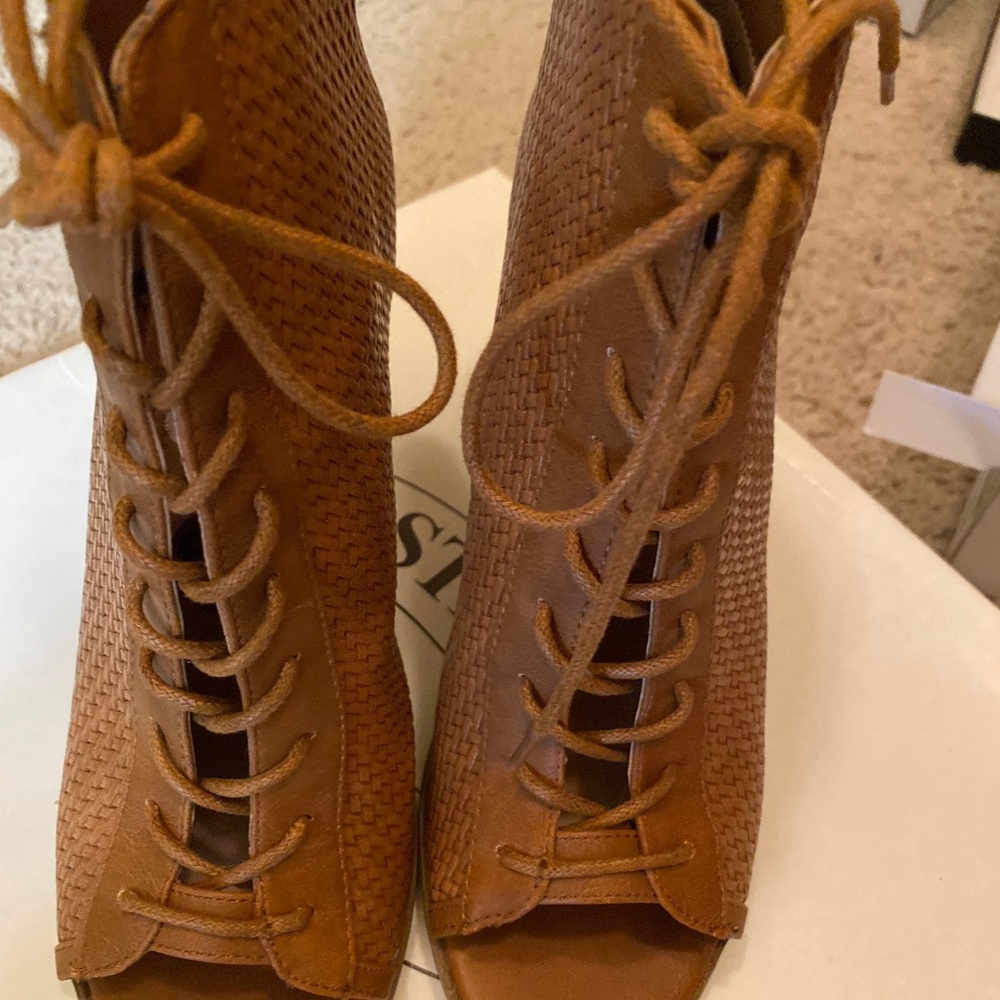 Knitted like booties